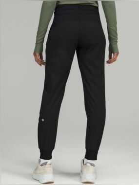 Lululemon Dance Studio Mid-Rise Jogger Black
Size 12